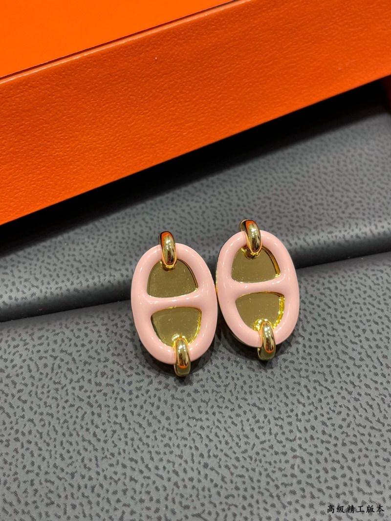 H**me5 earrings